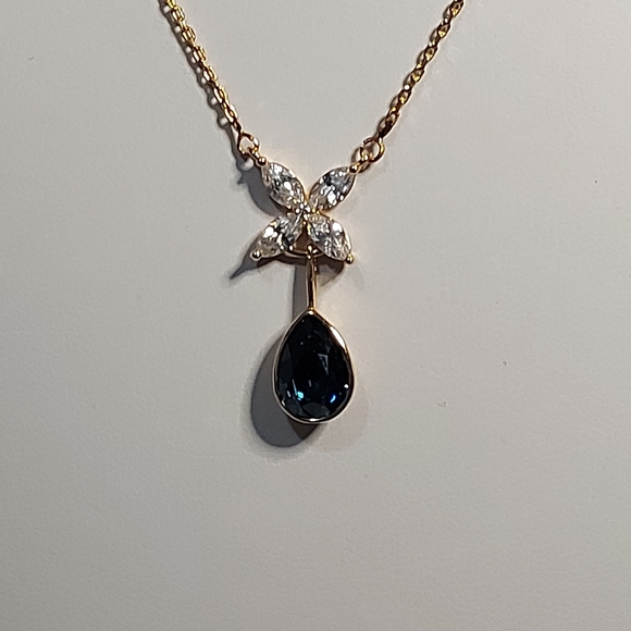 SWAROVSKI CRYSTAL FASHION NECKLACE, 18K GOLD PLATED - Picture 5 of 7